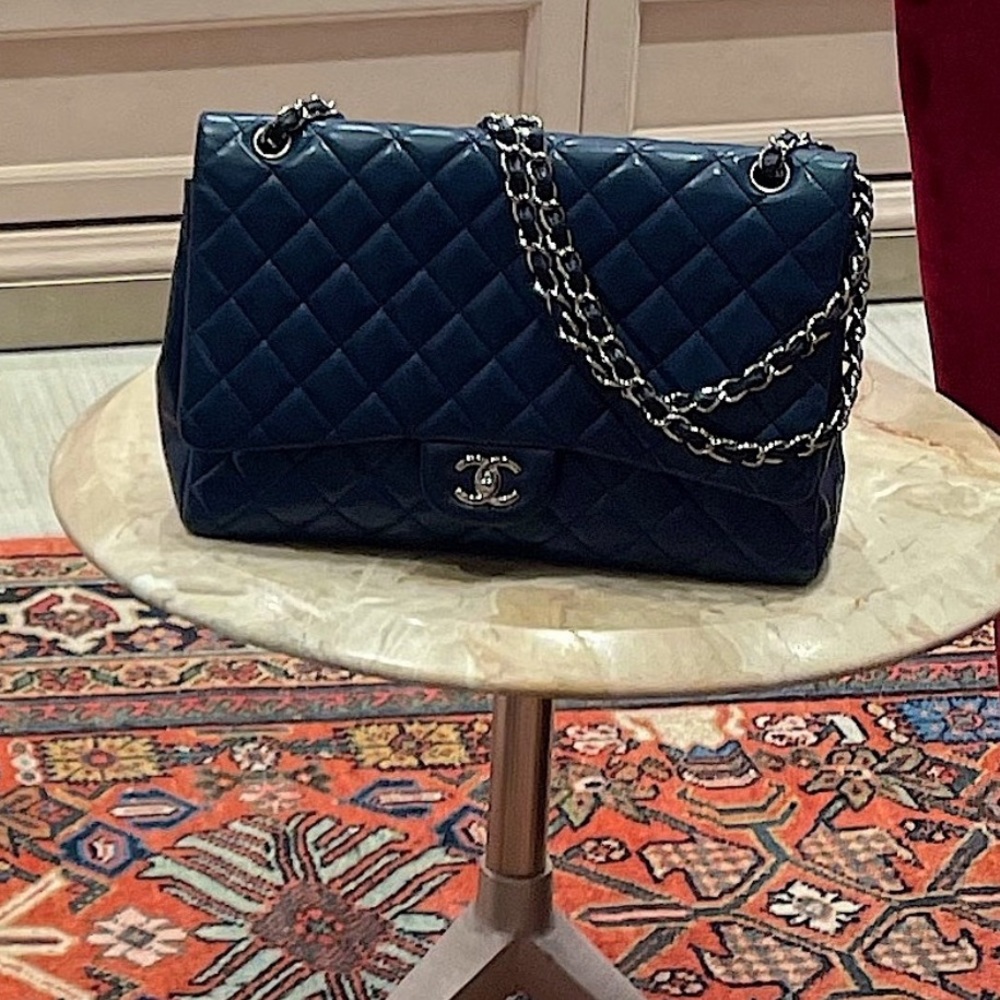CHANEL CLASSIC FLAP BAG MAXI